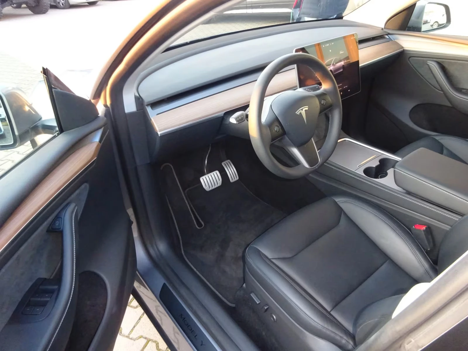 Tesla Model Y AWD/514HP/PANO/360/HUD/LED/KLESS/DIGI/AHK/651g - изображение 10