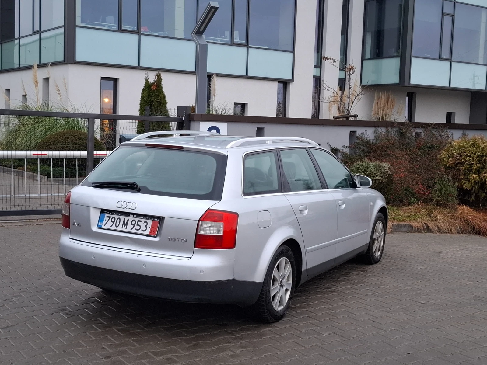 Audi A4 1.9TDI* (101кс)* * КЛИМАТРОНИК* HOB BHOC*  - изображение 8