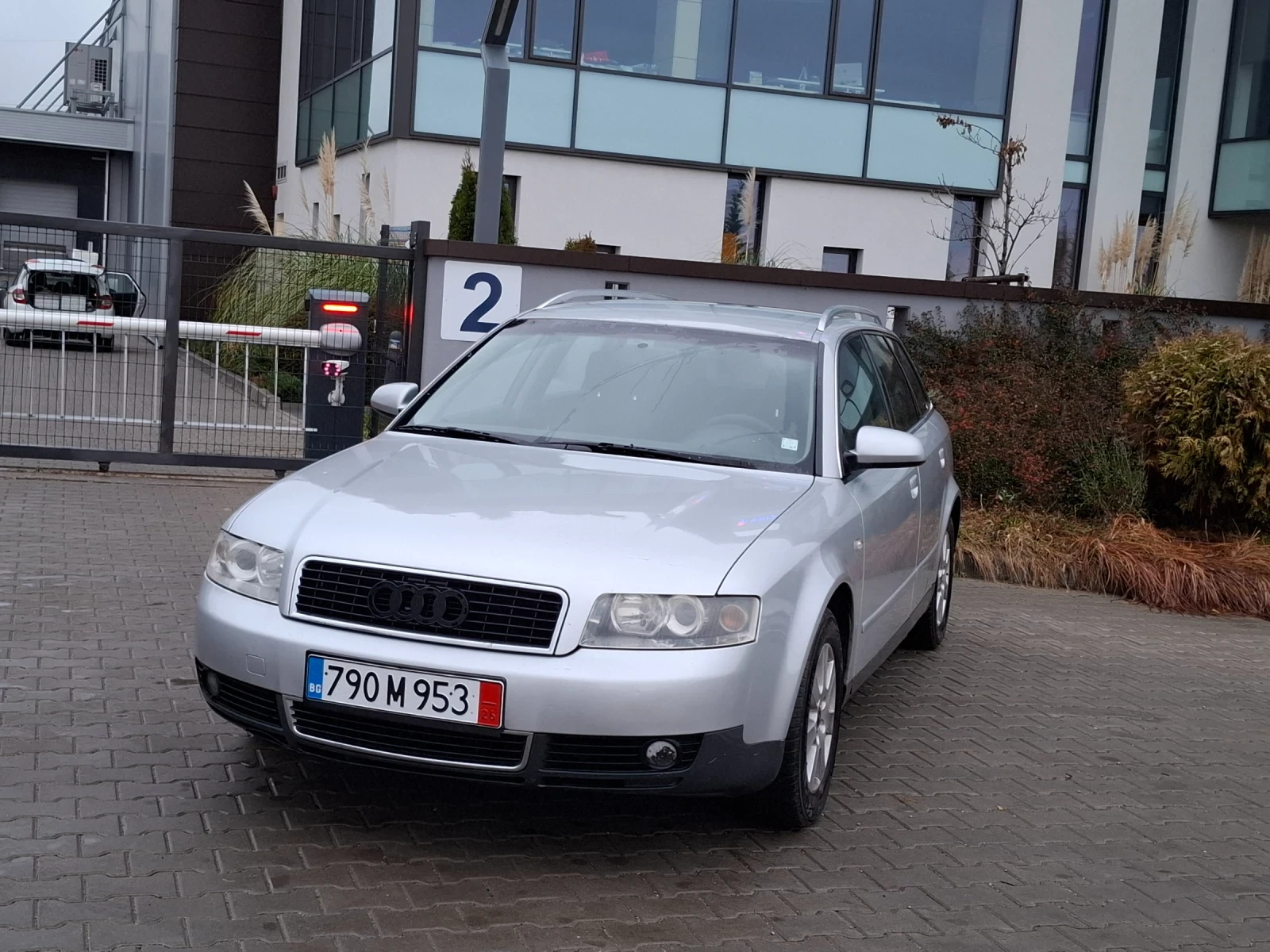 Audi A4 1.9TDI* (101кс)* * КЛИМАТРОНИК* HOB BHOC*  - изображение 9