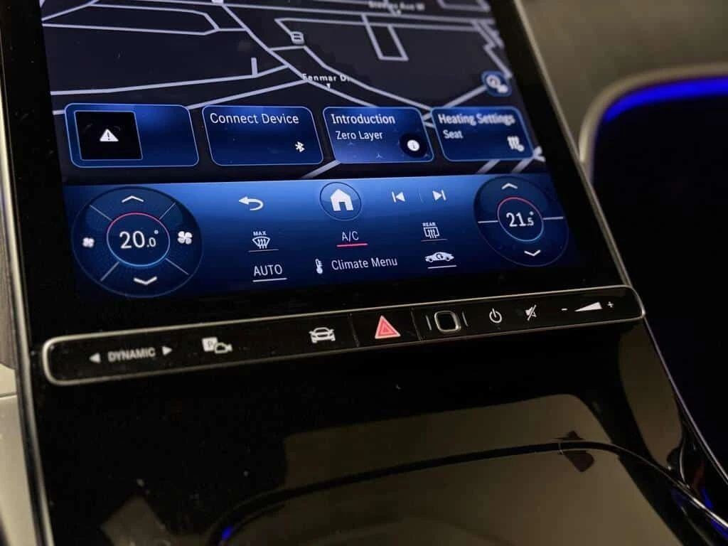 Mercedes-Benz C 300 * | AMG PKG | NIGHT PKG| RED INT * CARFAX * ЦЕНА Д, снимка 17 - Автомобили и джипове - 53748343