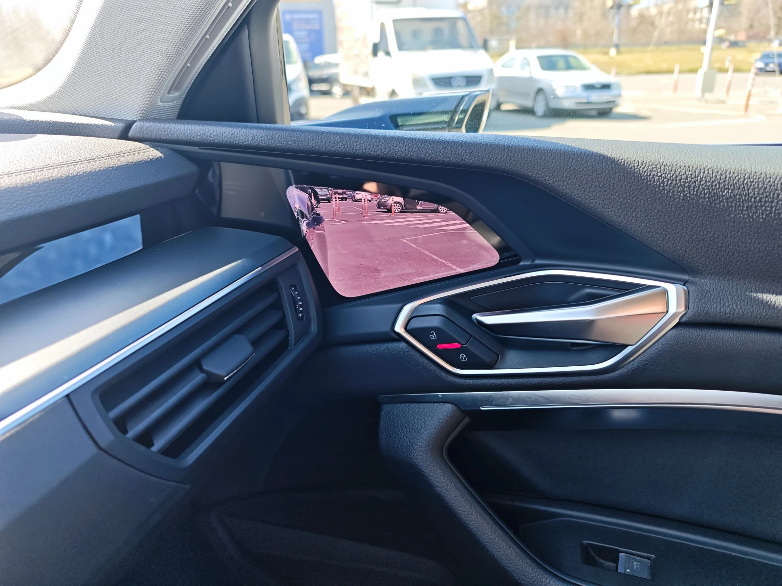 Audi E-Tron 55 Quattro Advanced, 360 камера, снимка 13 - Автомобили и джипове - 53999392