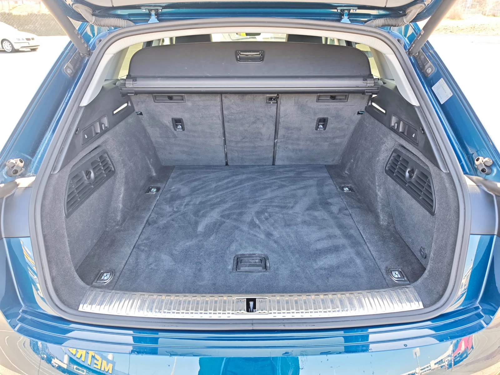 Audi E-Tron 55 Quattro Advanced, 360 камера, снимка 9 - Автомобили и джипове - 53999392