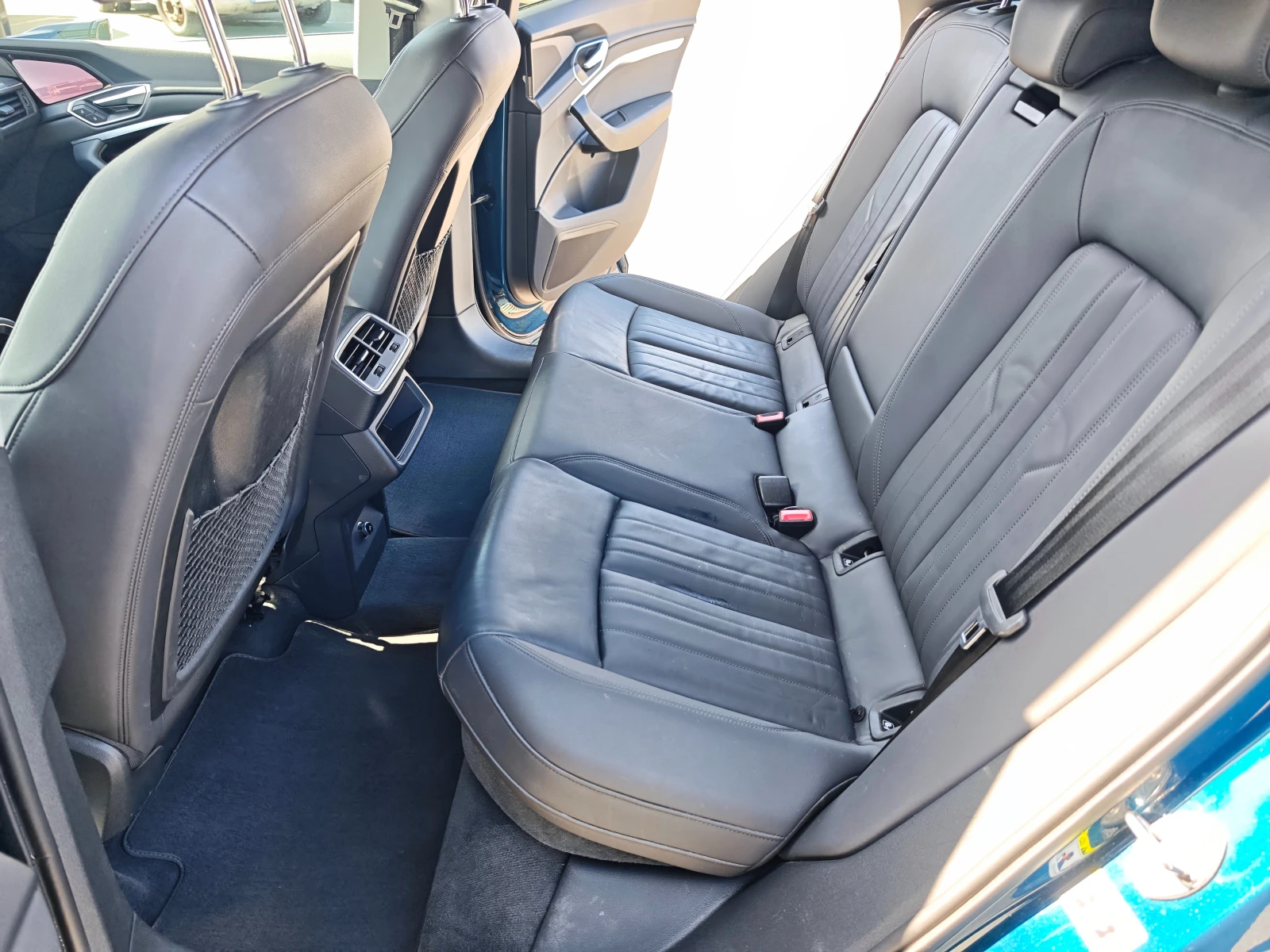 Audi E-Tron 55 Quattro Advanced, 360 камера, снимка 8 - Автомобили и джипове - 53999392