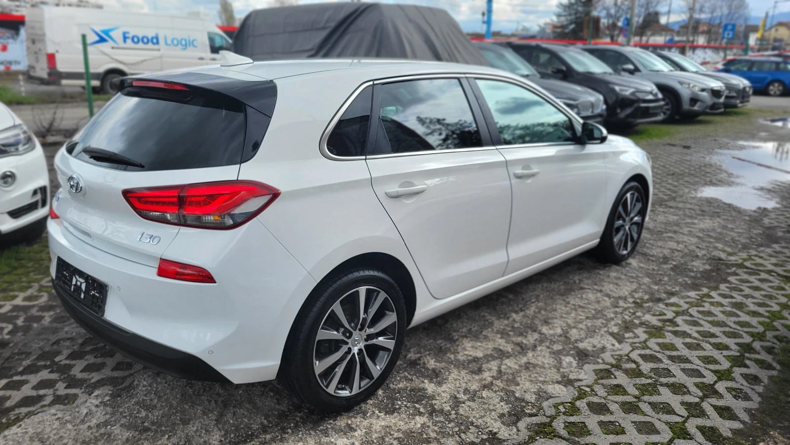 Hyundai I30 1.4i, снимка 4 - Автомобили и джипове - 54079043