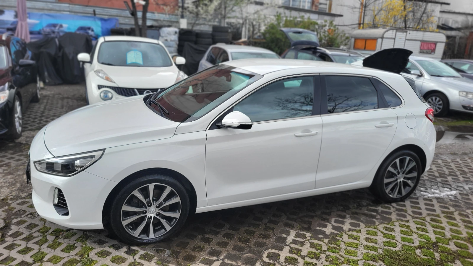 Hyundai I30 1.4i, снимка 3 - Автомобили и джипове - 54079043