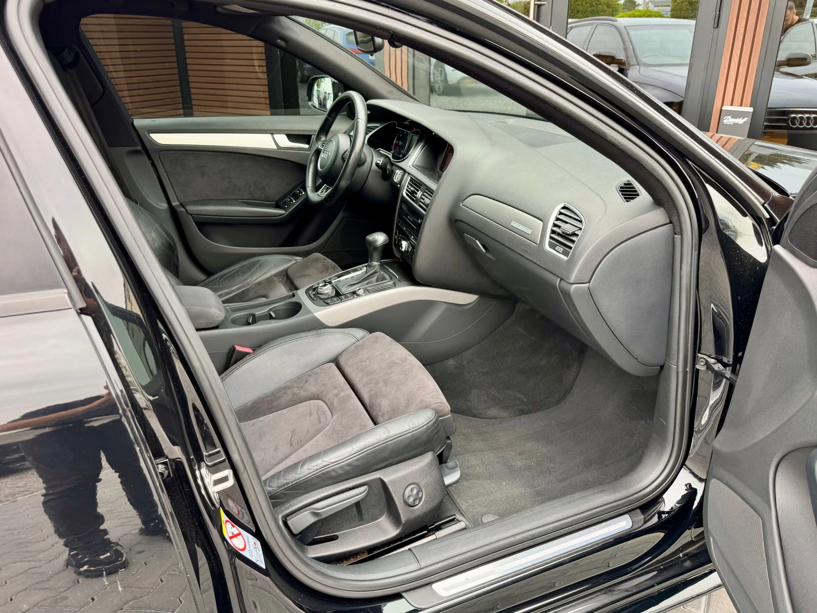 Audi A4 3.0 TDI Quattro* AutoStop* Navi* Лизинг, снимка 8 - Автомобили и джипове - 54471144