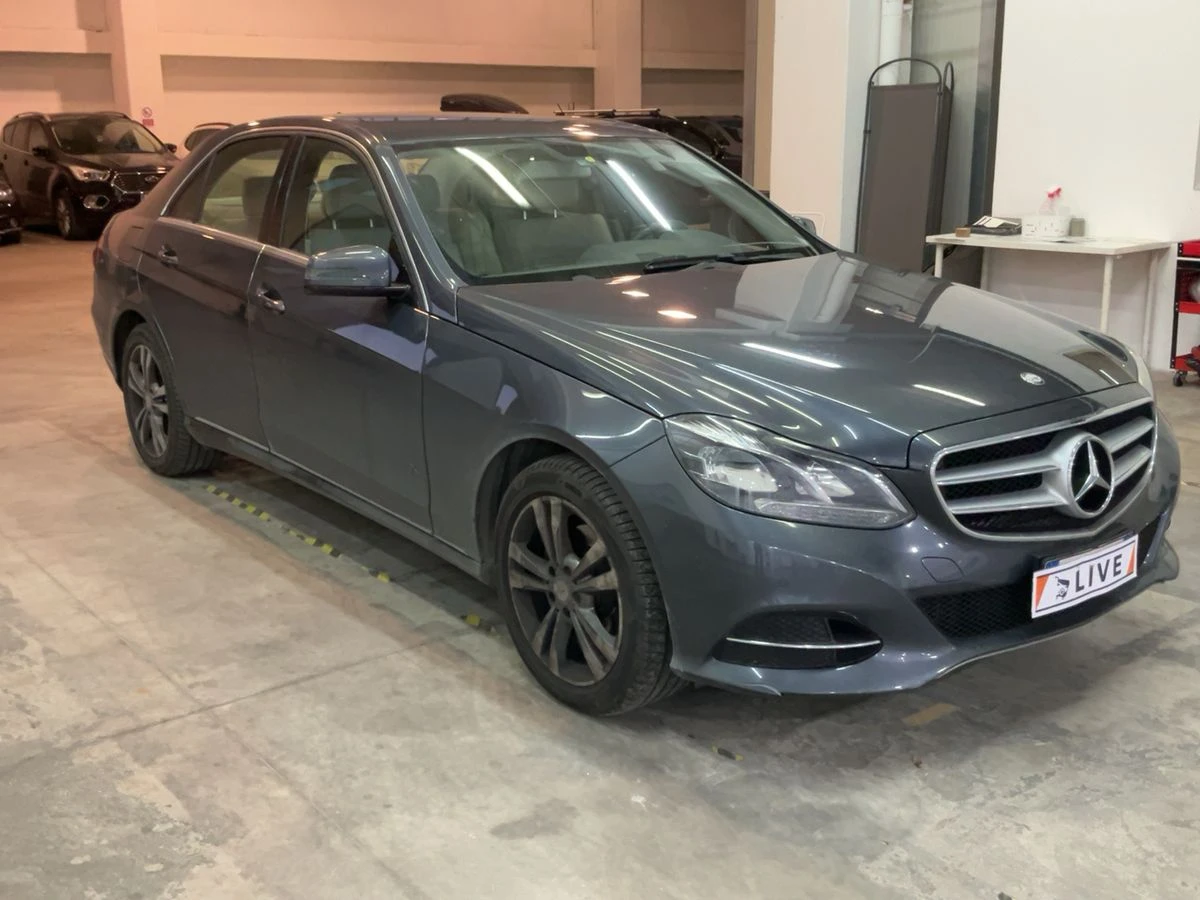 Mercedes-Benz E 220 E 220 CDI BlueEfficiency Avantgarde - история - , снимка 2 - Автомобили и джипове - 54853750