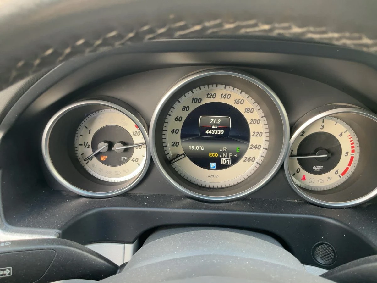 Mercedes-Benz E 220 E 220 CDI BlueEfficiency Avantgarde - история - , снимка 11 - Автомобили и джипове - 54853750