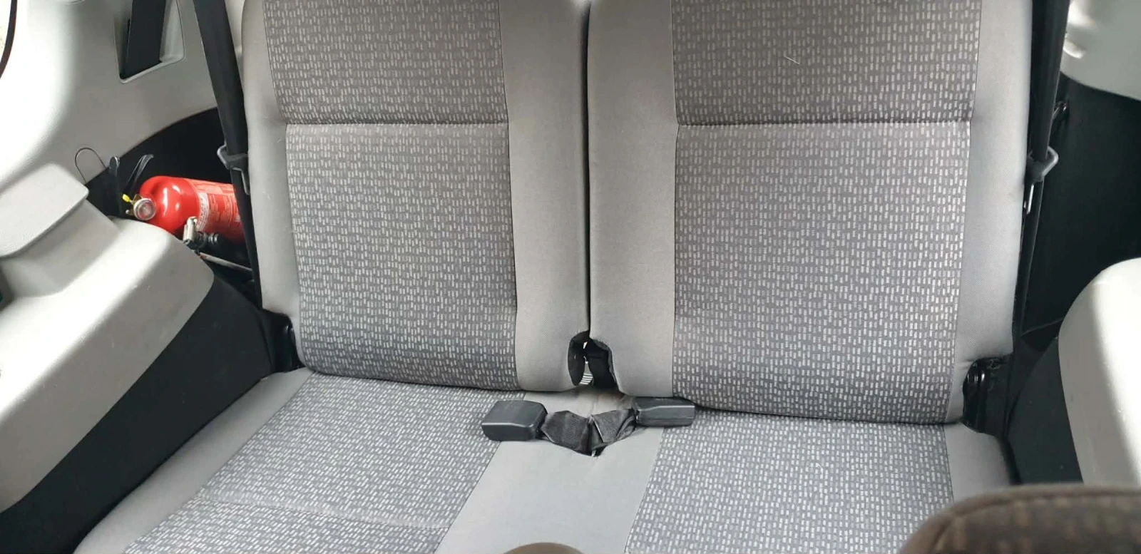 Dacia Logan 1.5DCI, снимка 10 - Автомобили и джипове - 55025736