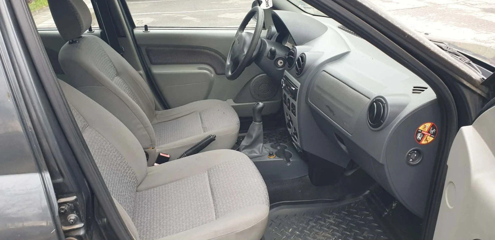 Dacia Logan 1.5DCI, снимка 7 - Автомобили и джипове - 55025736