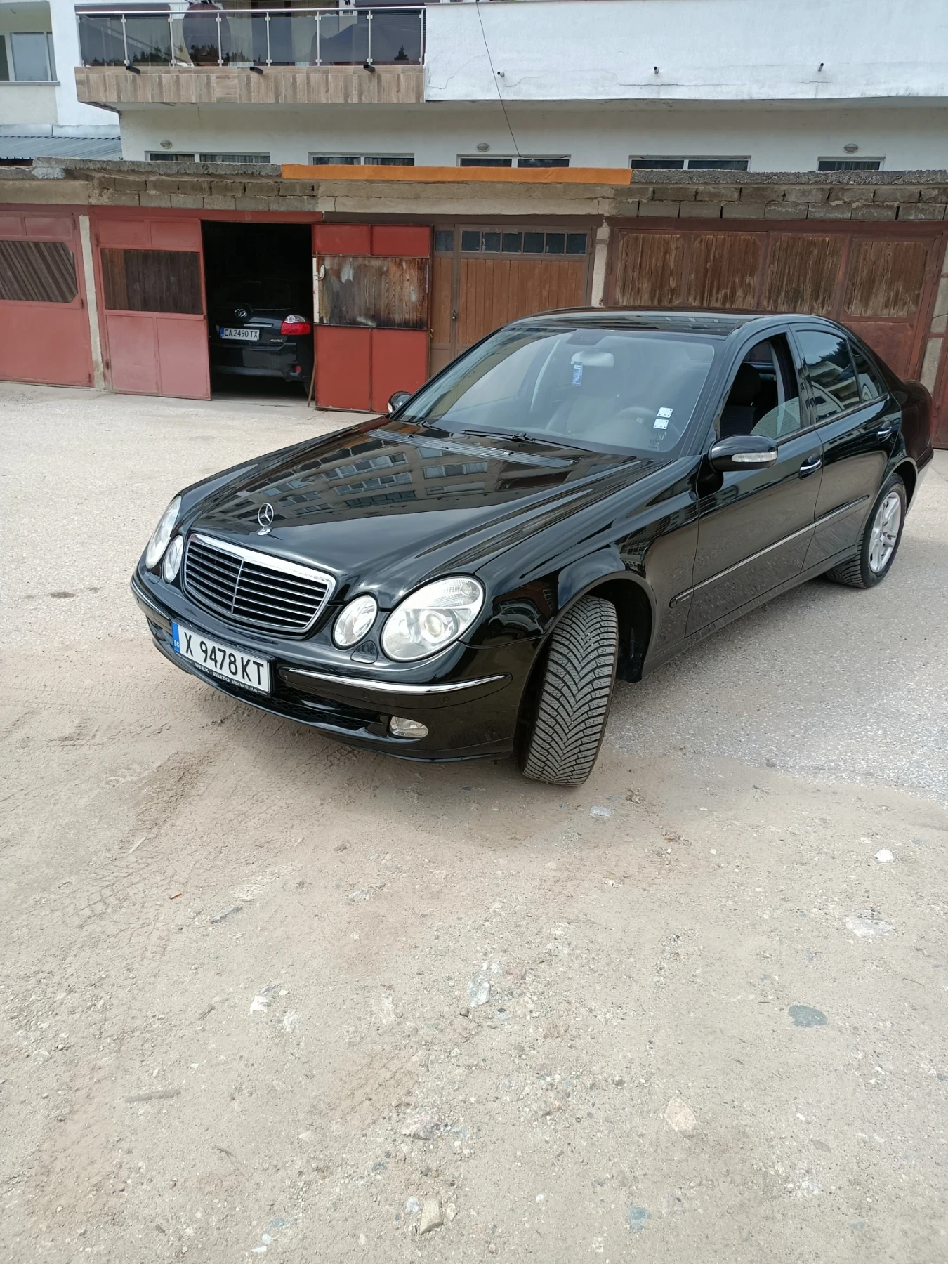 Mercedes-Benz E 220, снимка 7 - Автомобили и джипове - 55040346