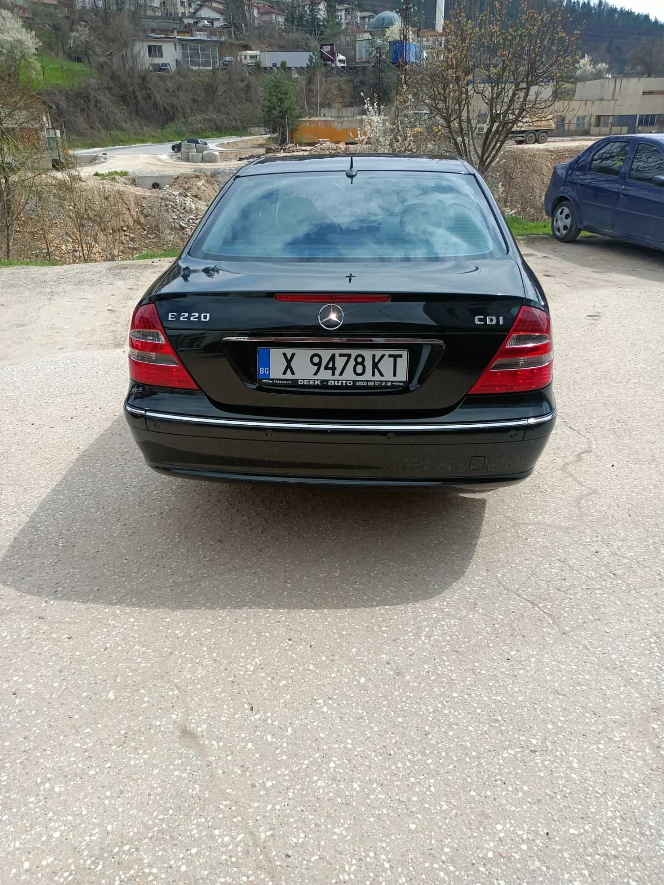 Mercedes-Benz E 220, снимка 3 - Автомобили и джипове - 55040346