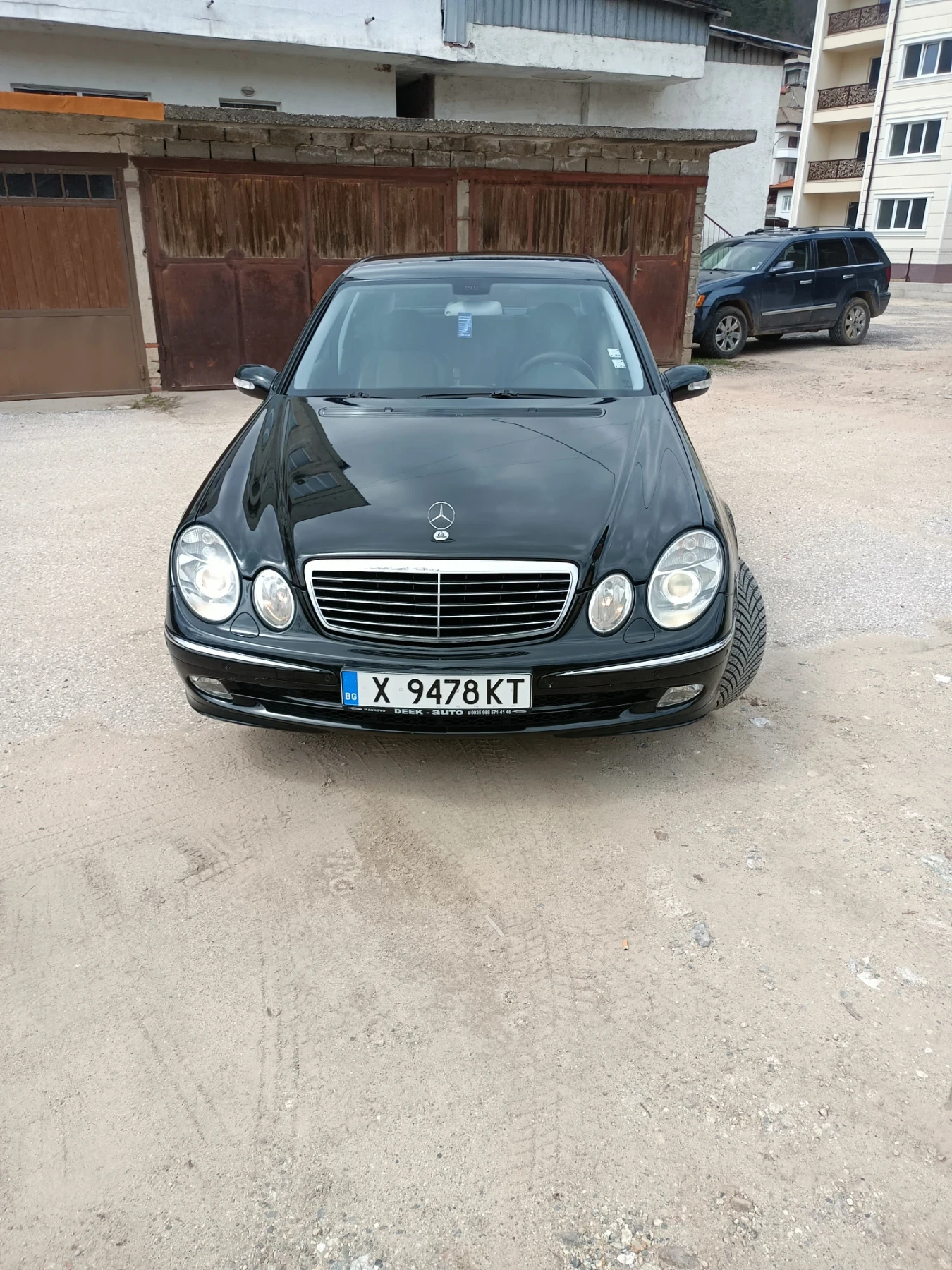 Mercedes-Benz E 220, снимка 2 - Автомобили и джипове - 55040346