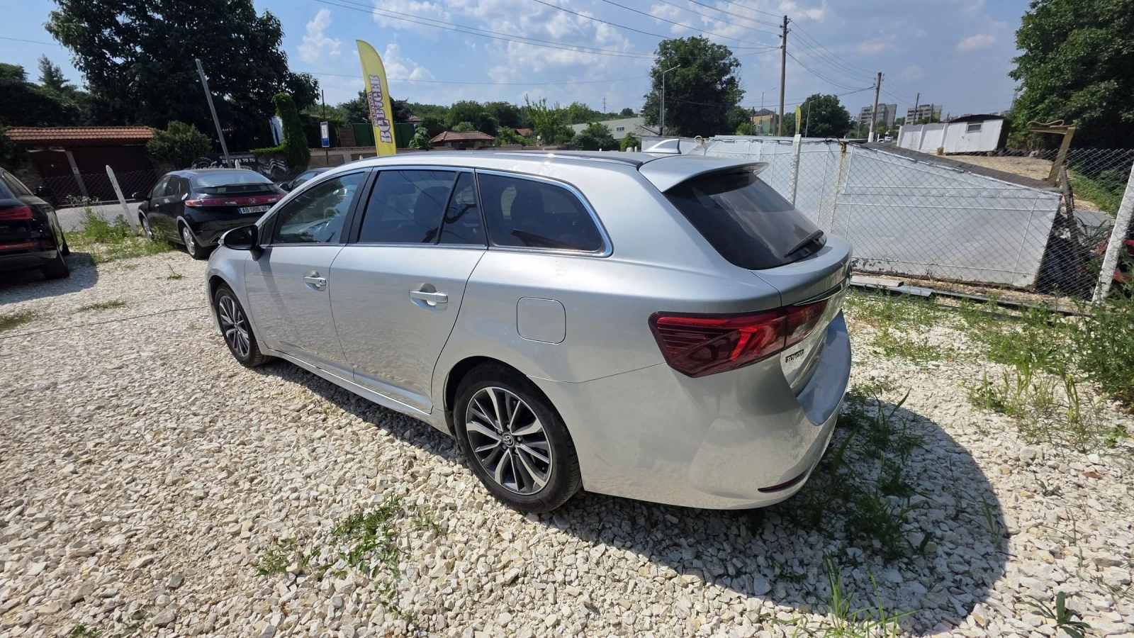 Toyota Avensis Averses D-4D, снимка 5 - Автомобили и джипове - 55107089