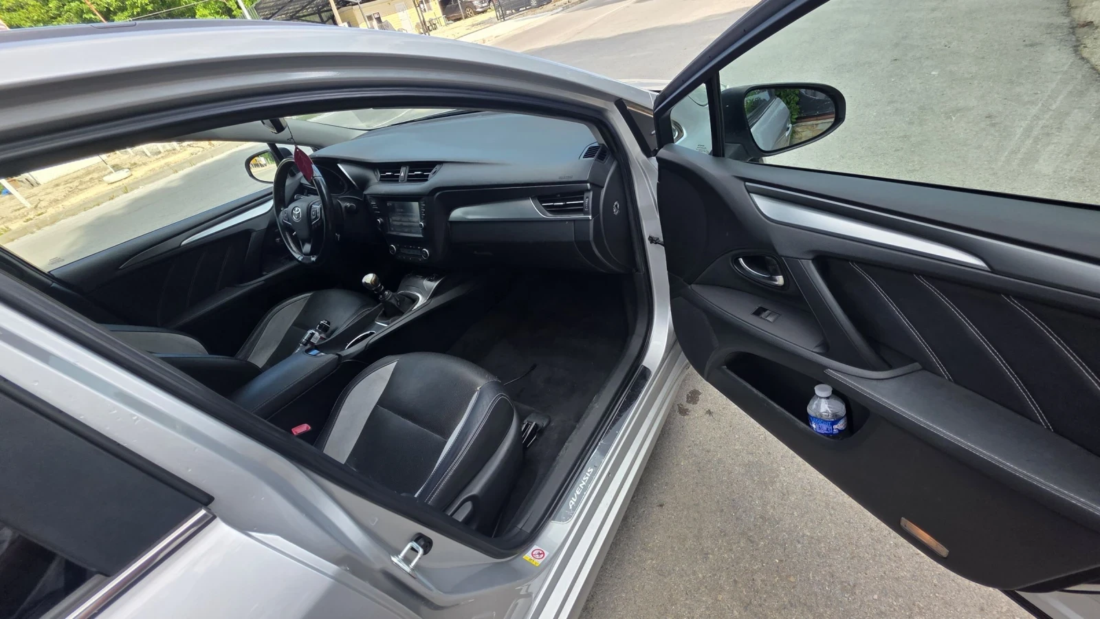 Toyota Avensis Averses D-4D, снимка 9 - Автомобили и джипове - 55107089