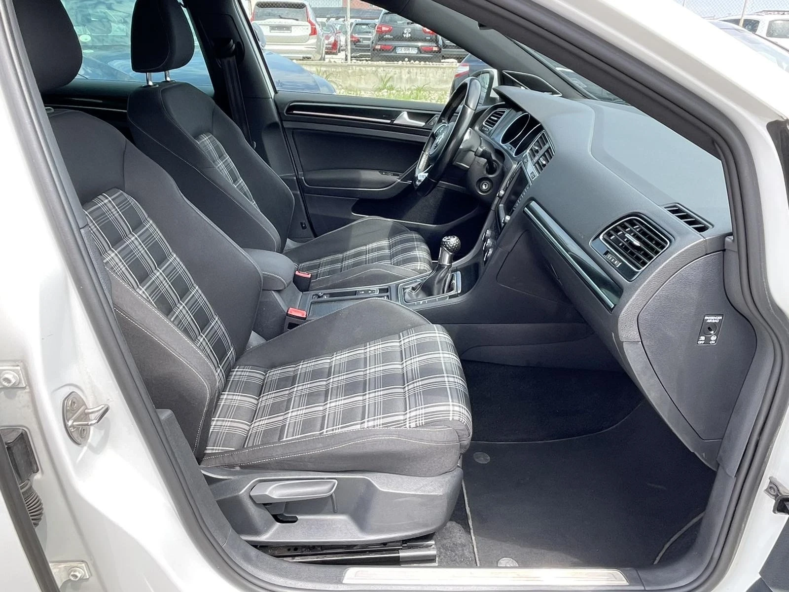 VW Golf GTD , снимка 13 - Автомобили и джипове - 55139270