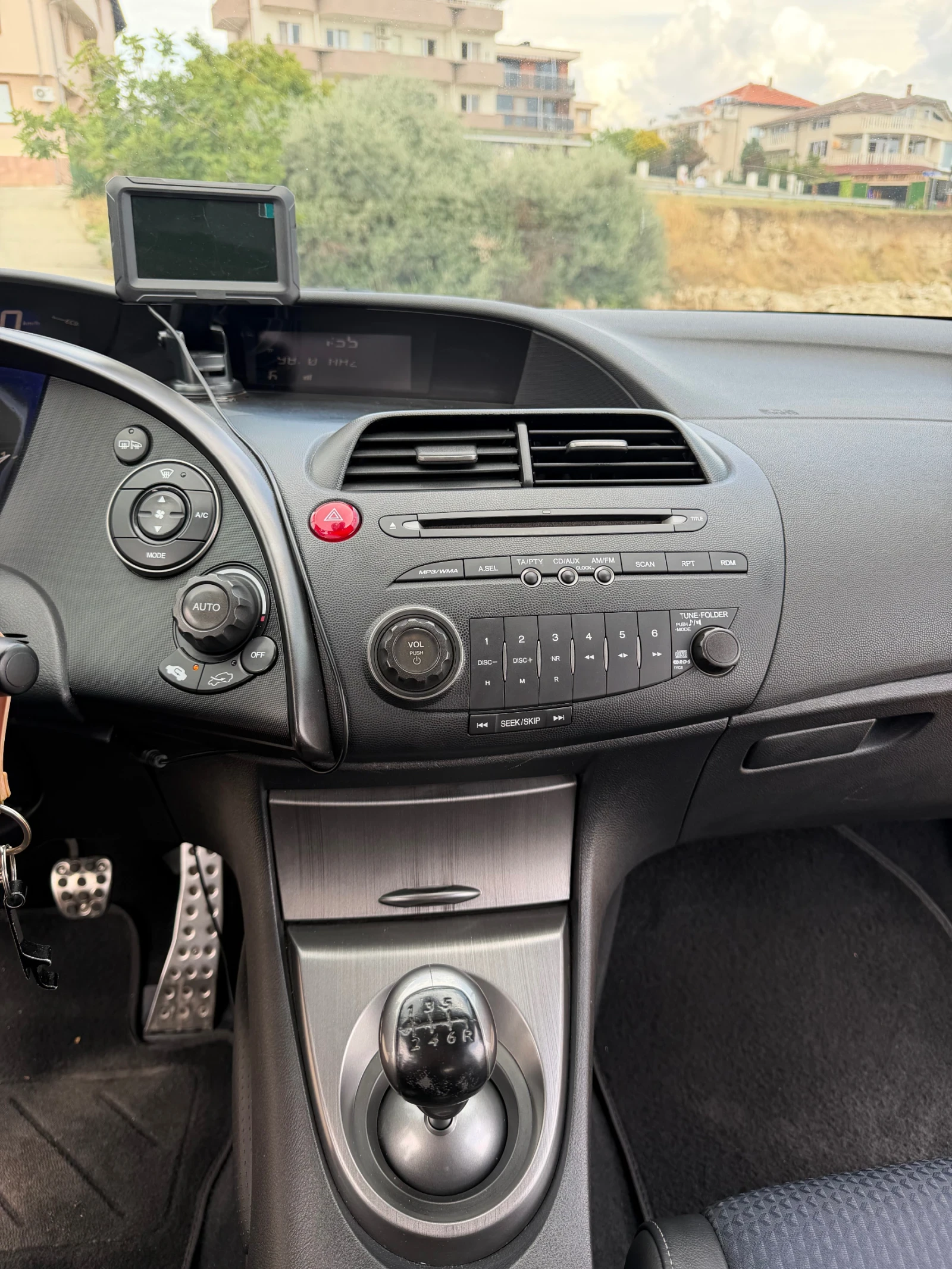 Honda Civic 1.4 i-VTEC, снимка 16 - Автомобили и джипове - 55406896