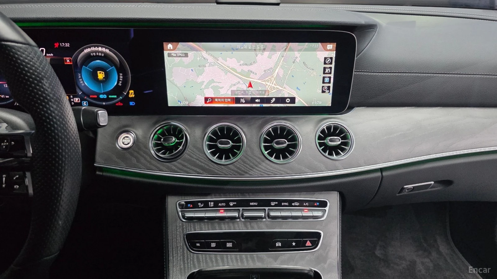 Mercedes-Benz E 450 4MATIC* DISTRONIC* ОБДУХВАНЕ* 360* КАМЕРА* HUD* , снимка 12 - Автомобили и джипове - 55504391