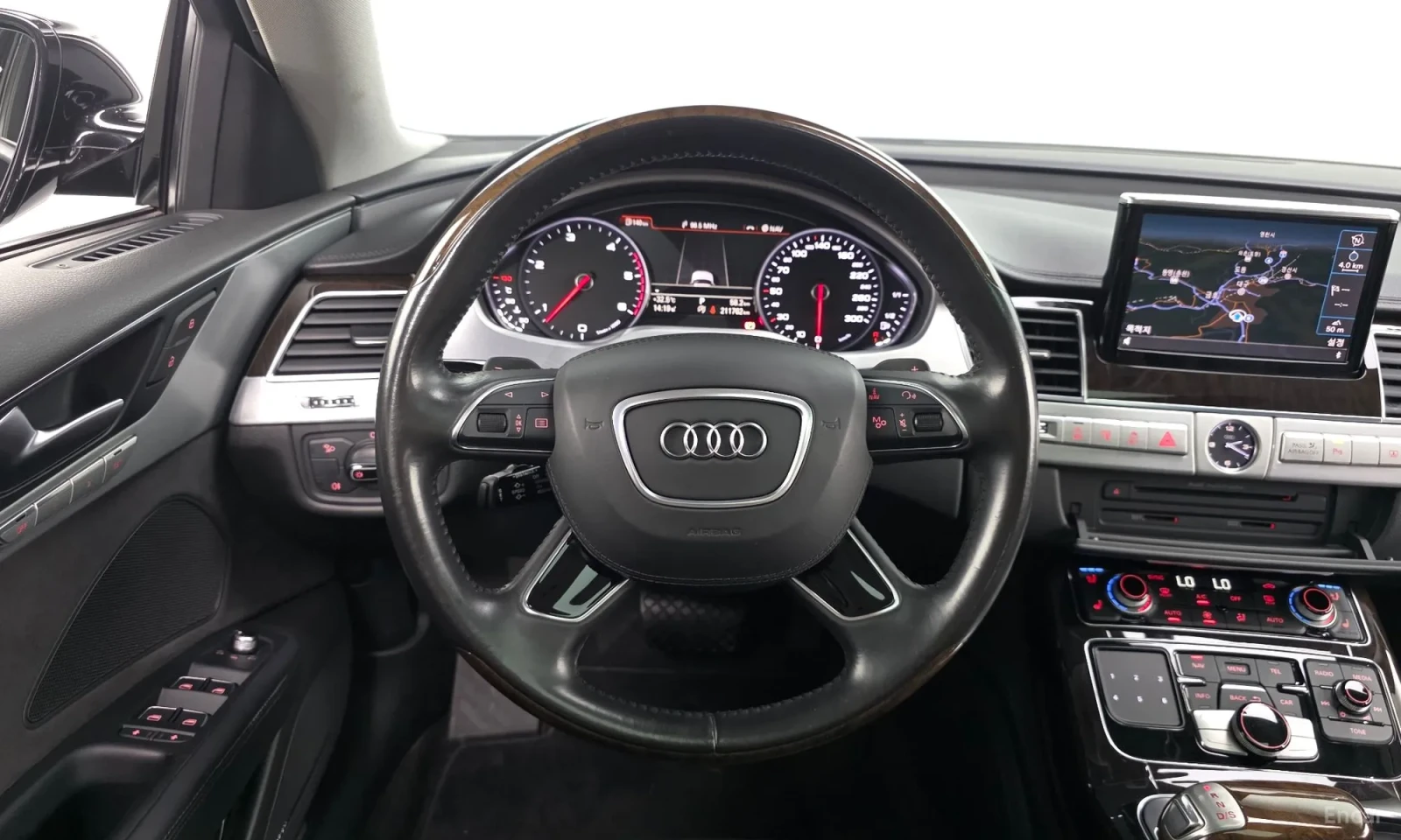 Audi A8 4.2TDI\Монитори\LONG Version, снимка 12 - Автомобили и джипове - 55888686