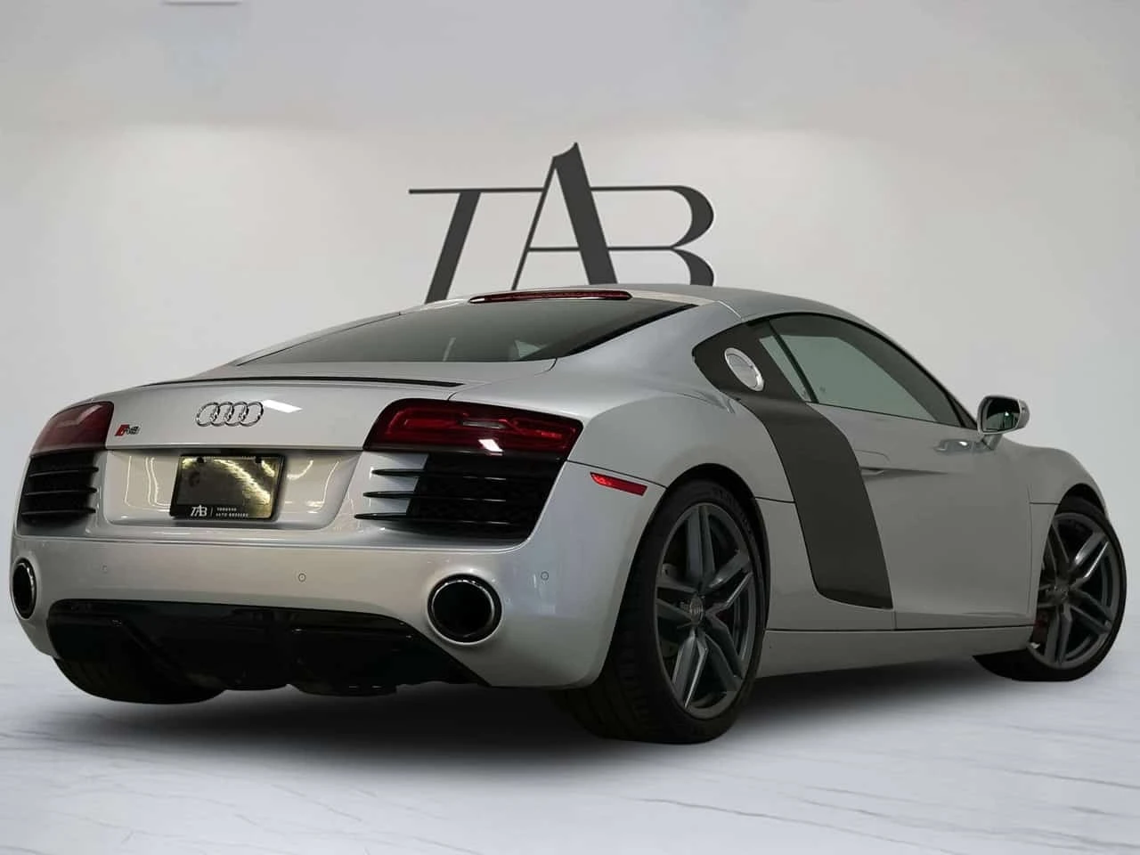 Audi R8 * MANUAL | B&O | NAV PKG * CARFAX *  | Mobile.bg � ����������� 4