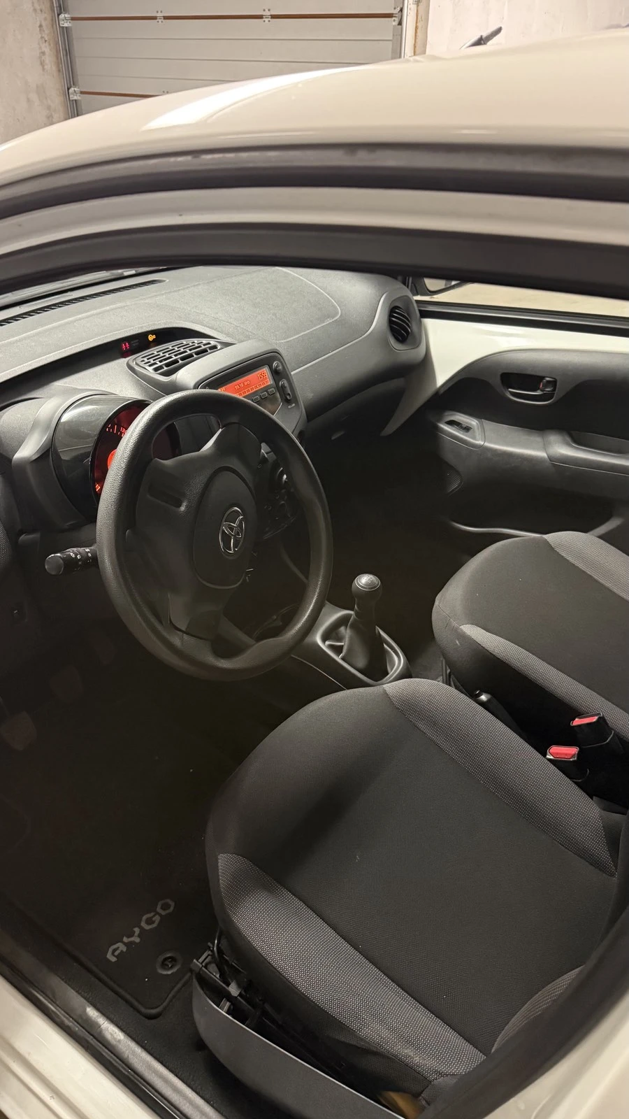 Toyota Aygo, снимка 5 - Автомобили и джипове - 56658052