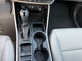 Hyundai Tucson 2.0 SE FWD, снимка 13
