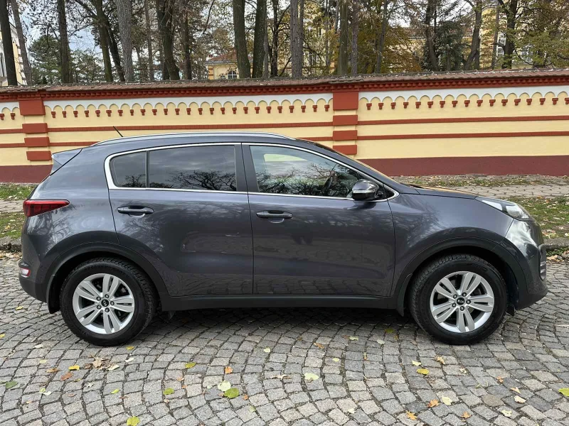 Kia Sportage Comfort, снимка 2 - Автомобили и джипове - 49274524