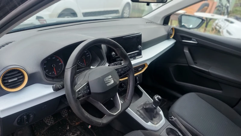 Seat Arona 1.0 TGI, снимка 9 - Автомобили и джипове - 53525563