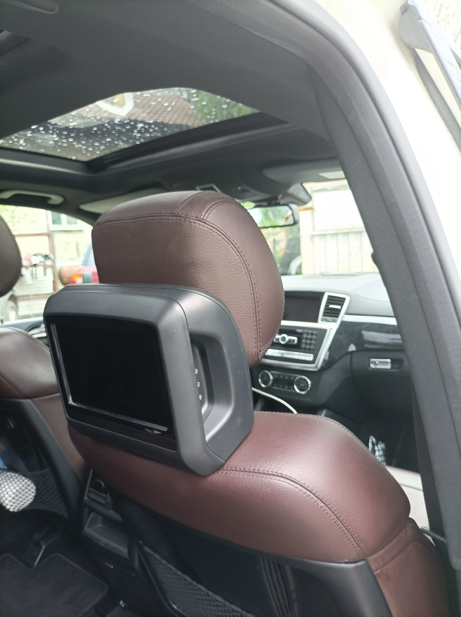 Mercedes-Benz ML 350  - изображение 8