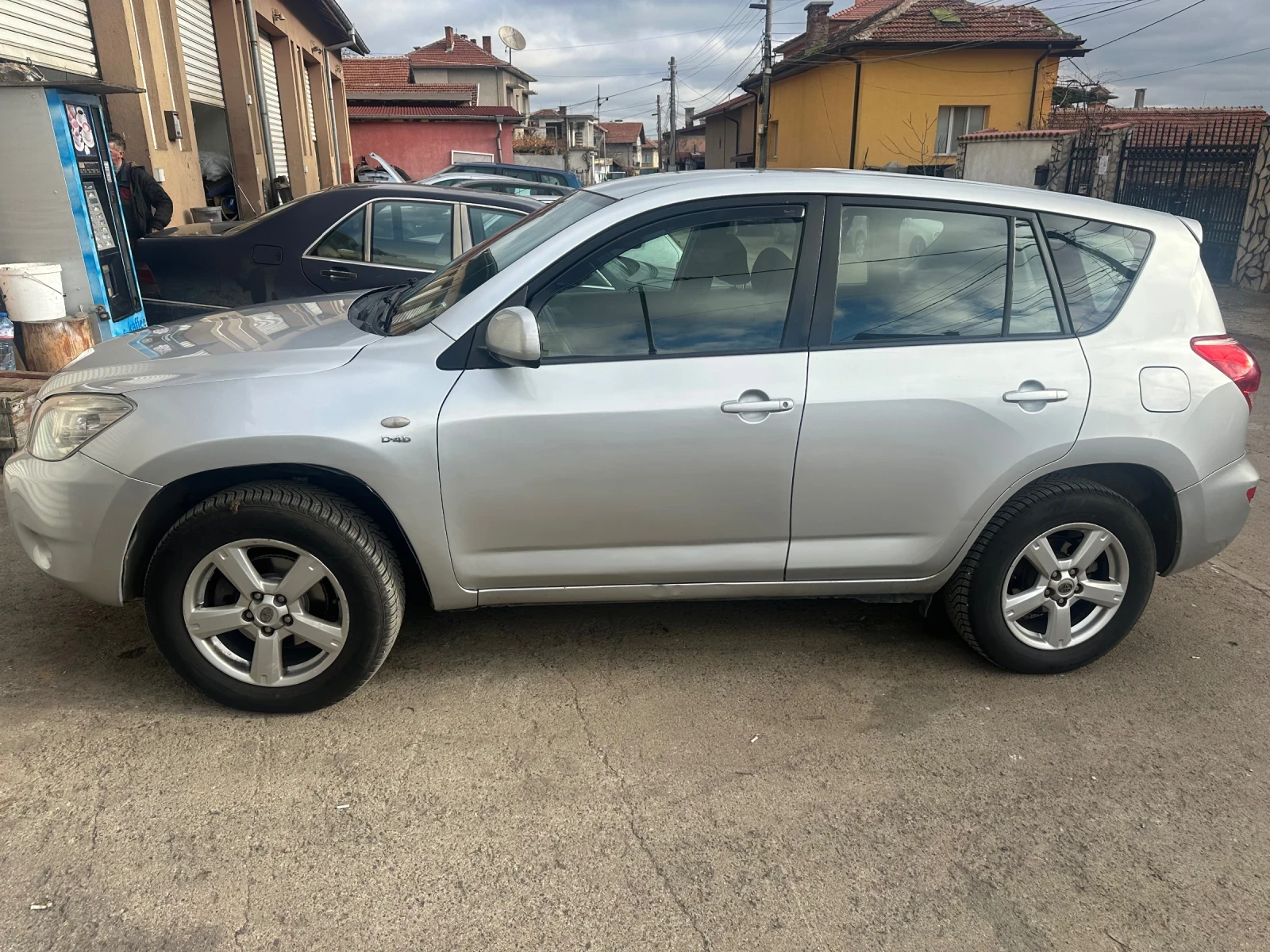 Toyota Rav4 2.2 - изображение 3