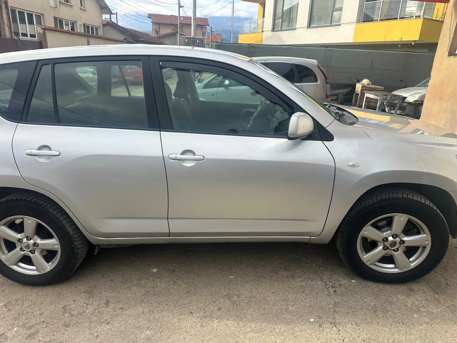 Toyota Rav4 2.2 - изображение 2