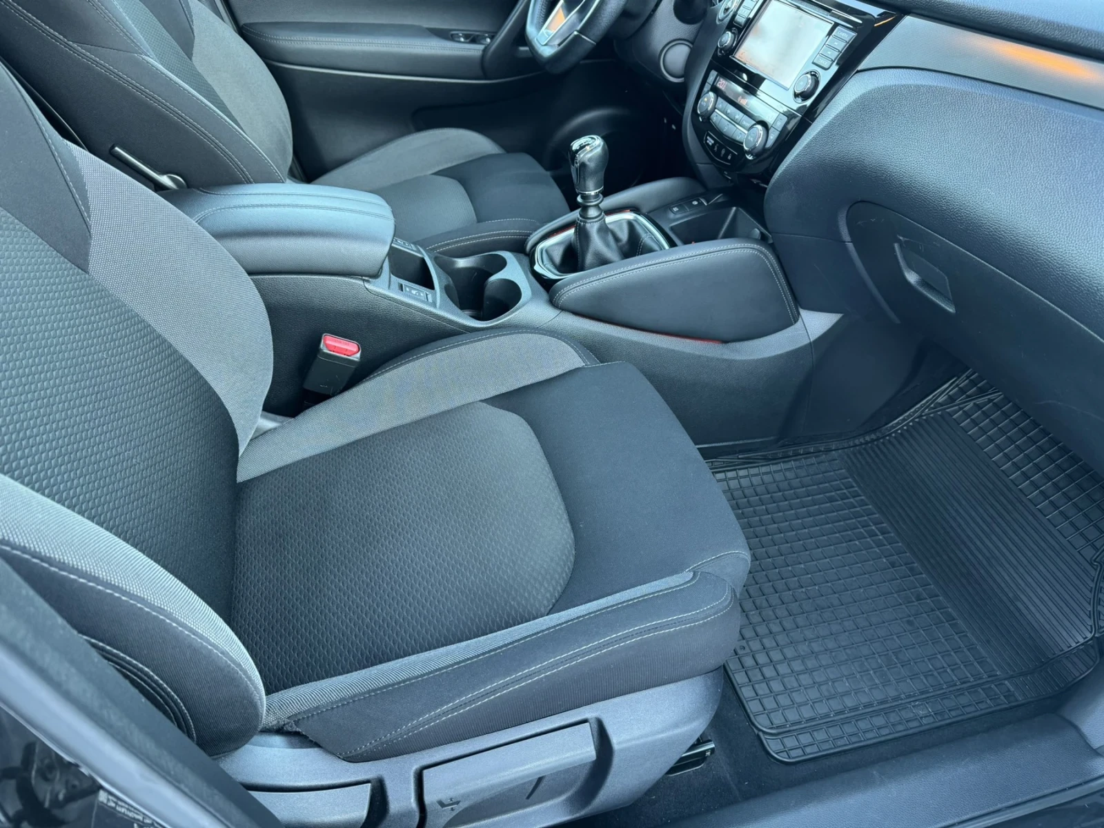 Nissan Qashqai 1.3DIG-T TEKNA  - изображение 2