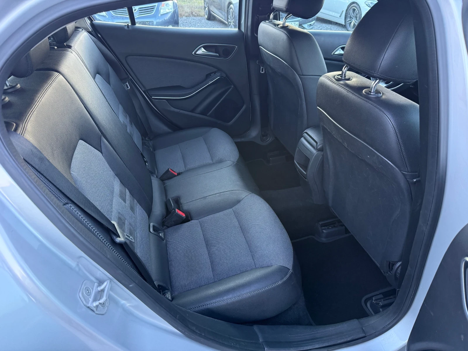 Mercedes-Benz GLA 200 CDI(136 ��) 7G-DCT/Navi/Camera/Bluetoth/EU6B/2016� | Mobile.bg � ����������� 13