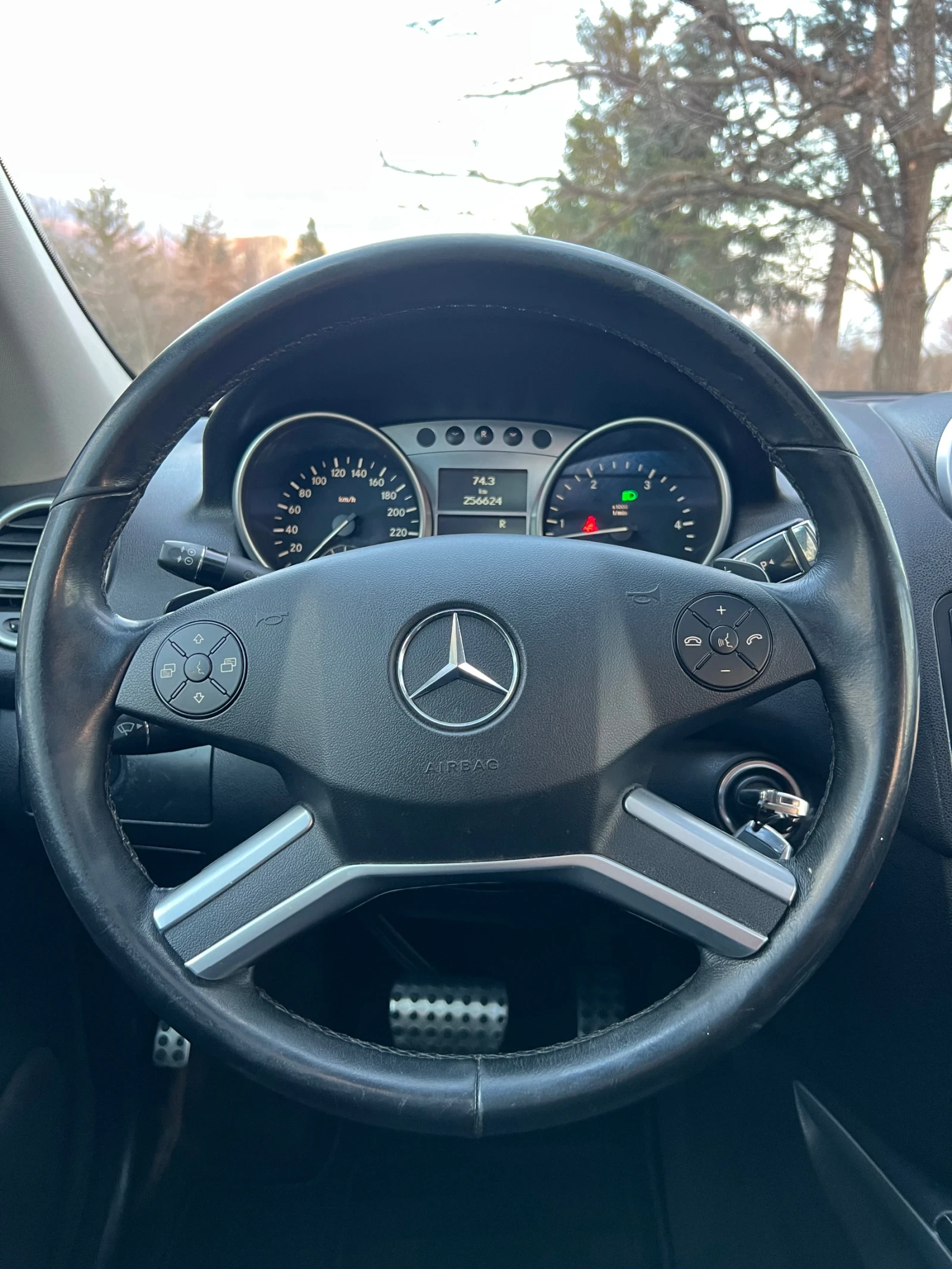 Mercedes-Benz ML 350 AMG PACK, снимка 14 - Автомобили и джипове - 53849899