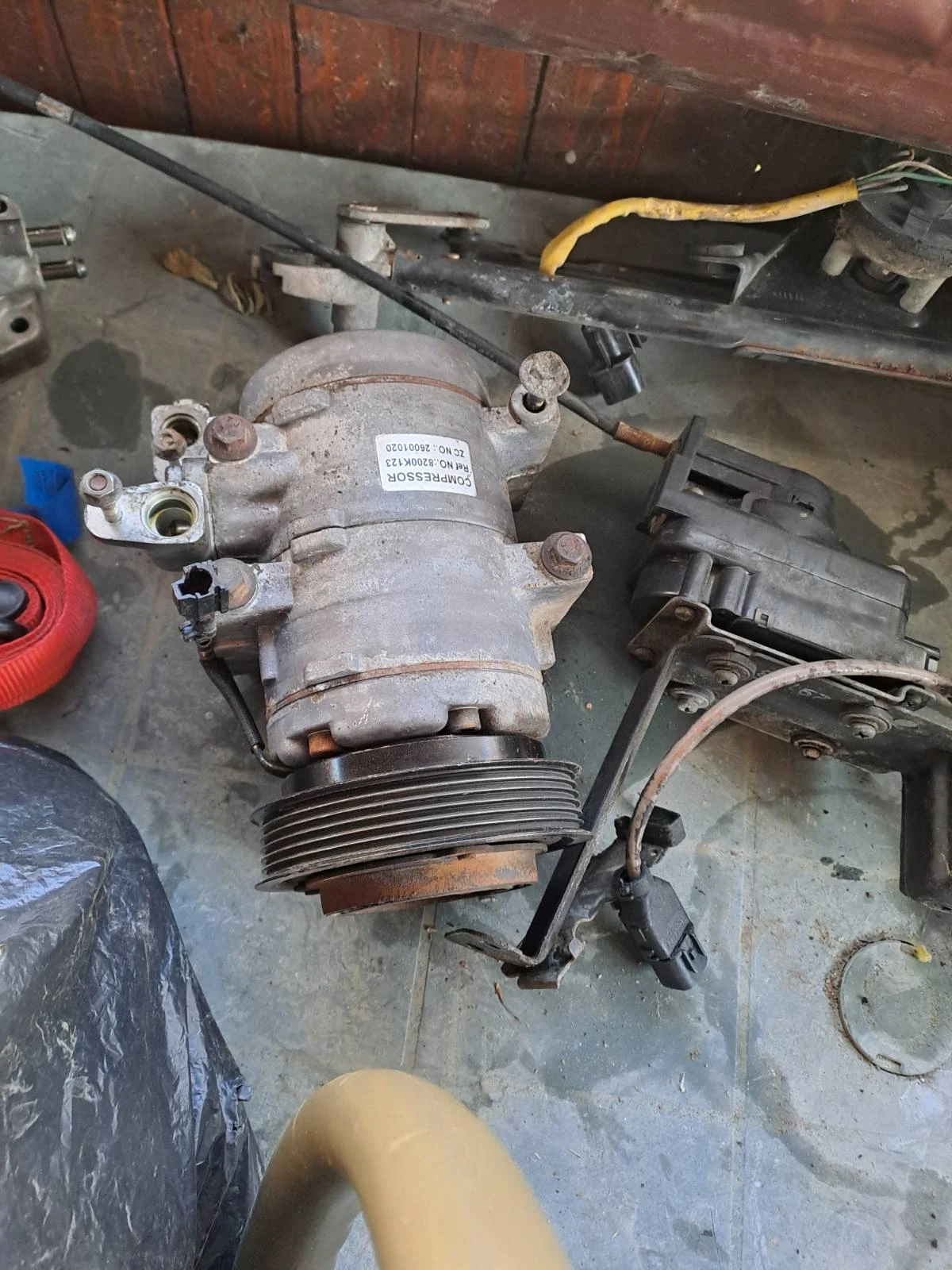 Hyundai Santa fe 2.7 V6, снимка 11 - Автомобили и джипове - 54206089