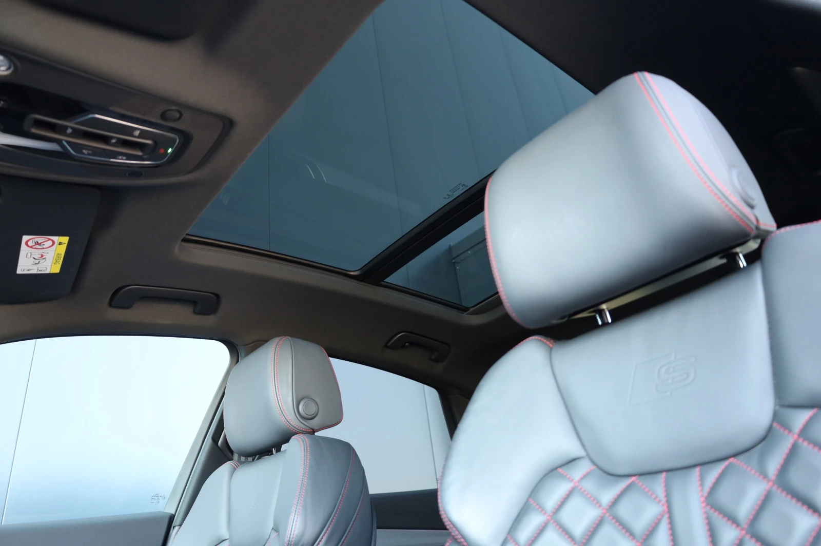 Audi SQ5 3XS-LINE* RS* OLED LIGHTS* PANO* B&O* , снимка 14 - Автомобили и джипове - 54339588