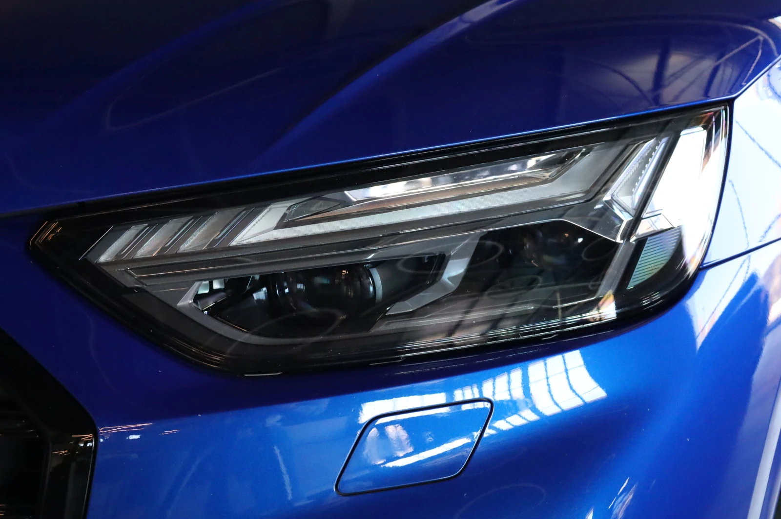 Audi SQ5 3XS-LINE* RS* OLED LIGHTS* PANO* B&O* , снимка 4 - Автомобили и джипове - 54339588