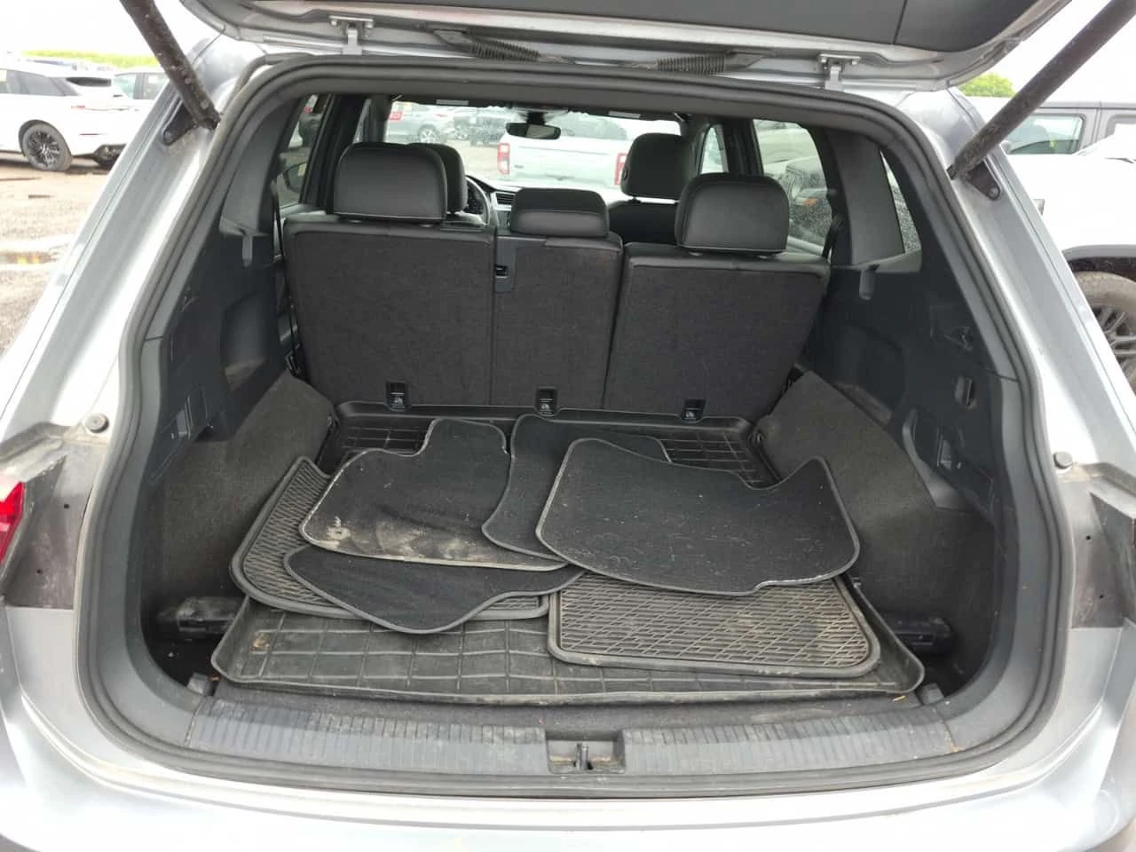 VW Tiguan * COMFORTLINE R LINE BLACK EDITION * , снимка 12 - Автомобили и джипове - 54970727