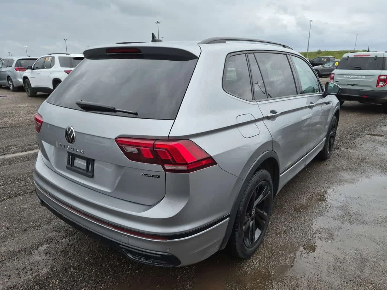 VW Tiguan * COMFORTLINE R LINE BLACK EDITION * , снимка 3 - Автомобили и джипове - 54970727