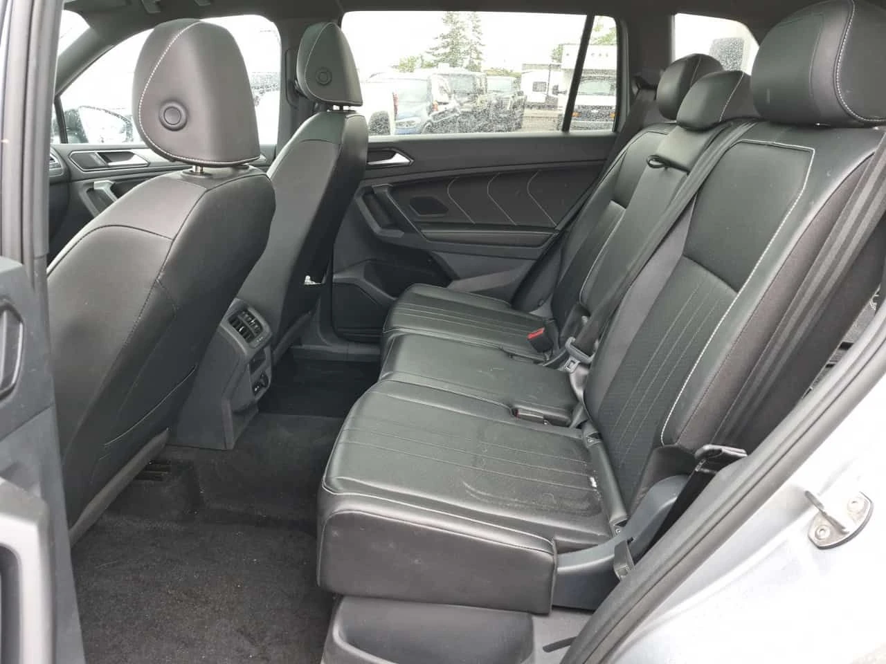 VW Tiguan * COMFORTLINE R LINE BLACK EDITION * , снимка 10 - Автомобили и джипове - 54970727