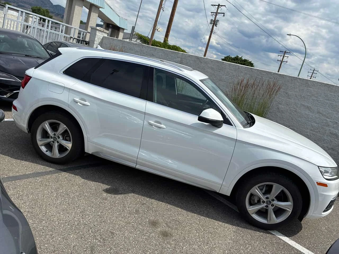 Audi Q5 * Progressiv * АВТОКРЕДИТ БЕЗ ПЪРВОНАЧАЛНА ВНОСКА*, снимка 3 - Автомобили и джипове - 55083051
