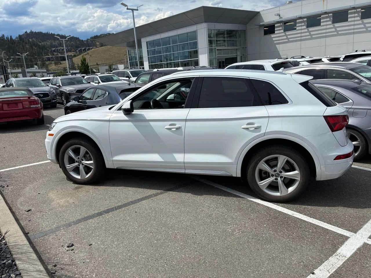 Audi Q5 * Progressiv * АВТОКРЕДИТ БЕЗ ПЪРВОНАЧАЛНА ВНОСКА*, снимка 2 - Автомобили и джипове - 55083051