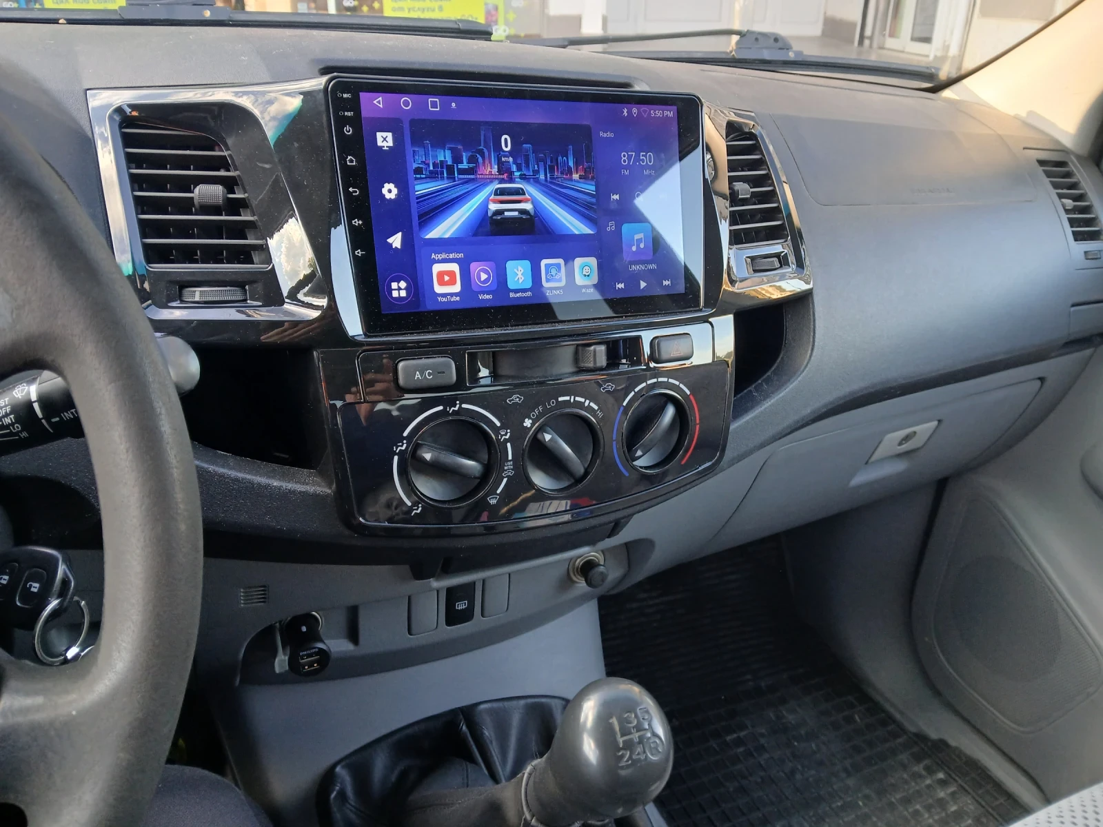 Toyota Hilux, снимка 13 - Автомобили и джипове - 56346479