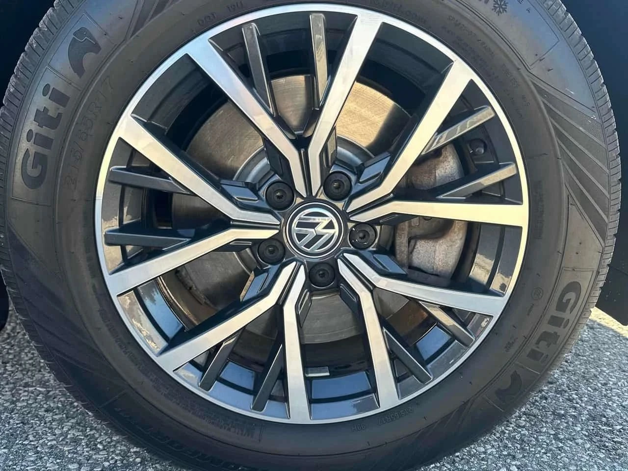 VW Tiguan, снимка 7 - Автомобили и джипове - 56686484