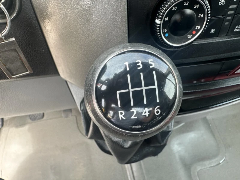 VW Crafter, снимка 14 - Бусове и автобуси - 50377229