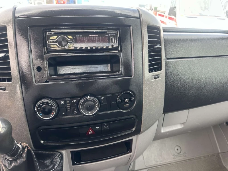 VW Crafter, снимка 13 - Бусове и автобуси - 50377229