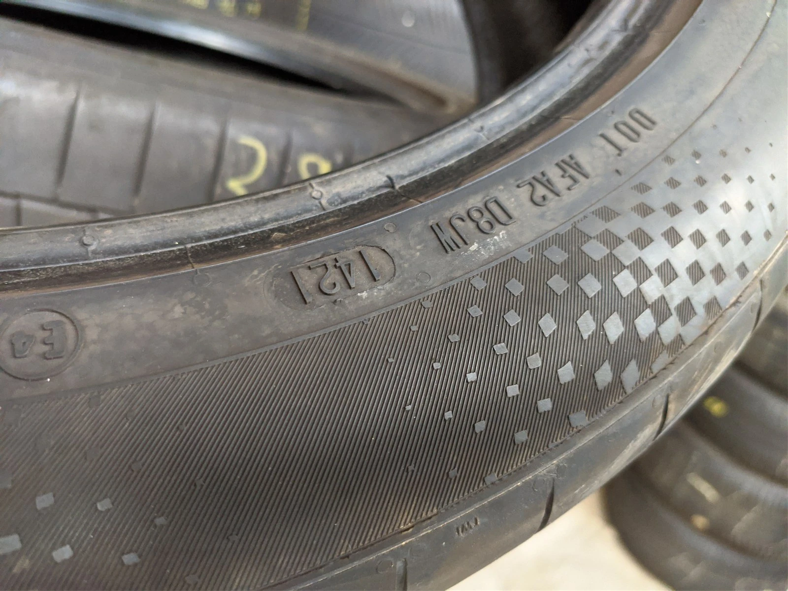 Гуми Летни 245/45R19, снимка 8 - Гуми и джанти - 56664451