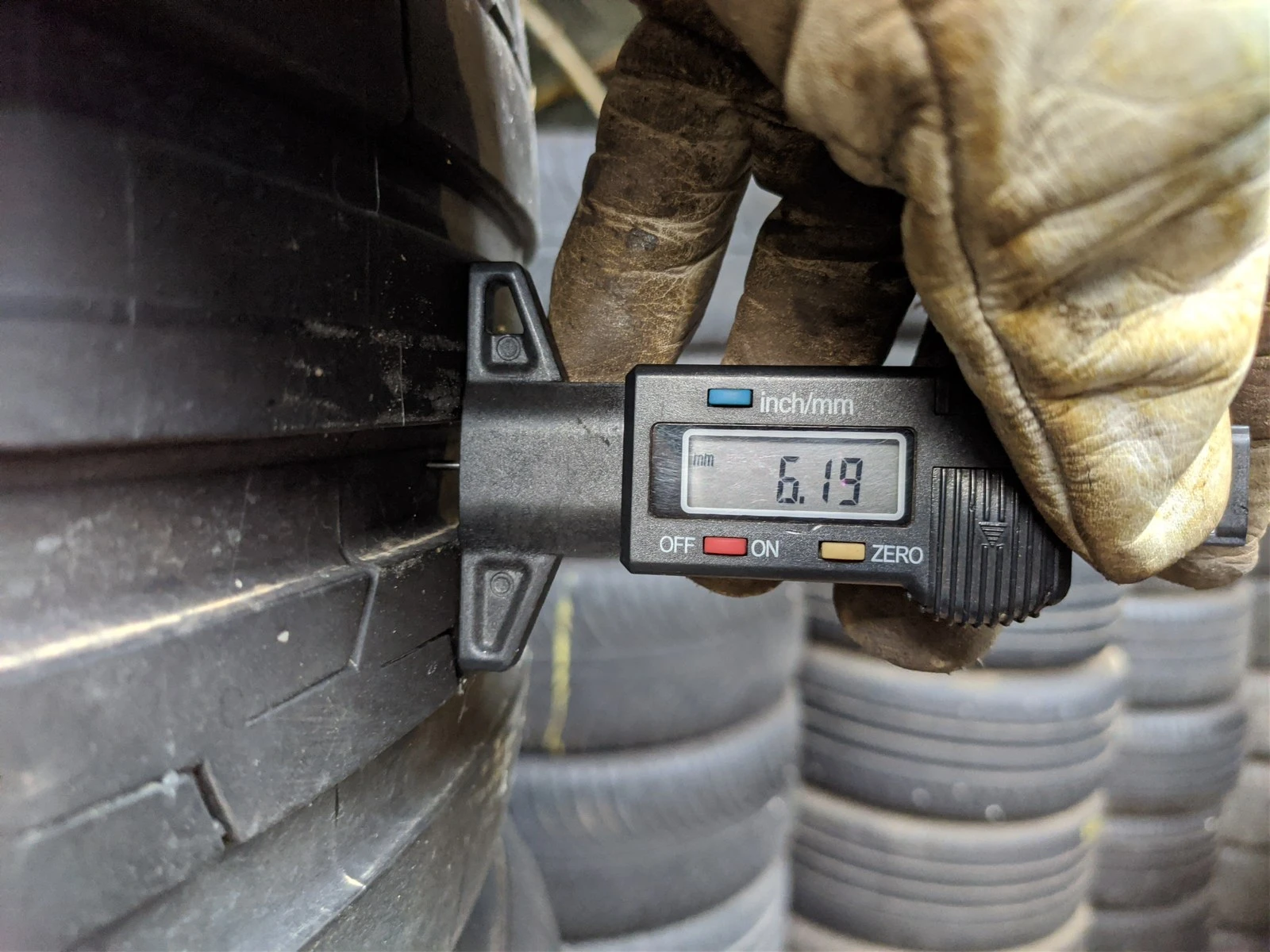 Гуми Летни 245/45R19, снимка 5 - Гуми и джанти - 56664451