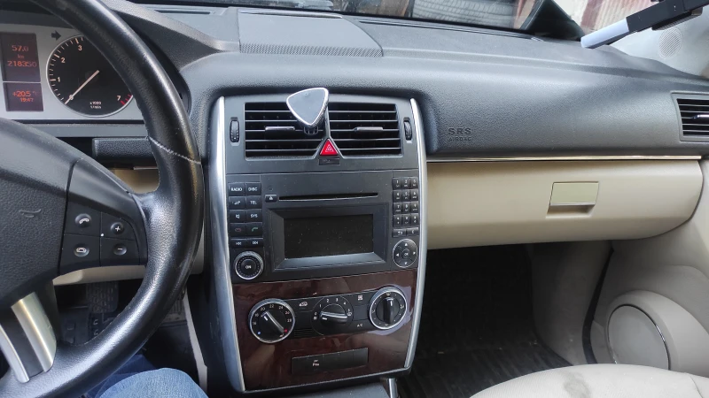 Mercedes-Benz B 180, снимка 2 - Автомобили и джипове - 53010425