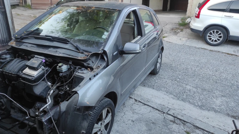 Mercedes-Benz B 180, снимка 4 - Автомобили и джипове - 53010425